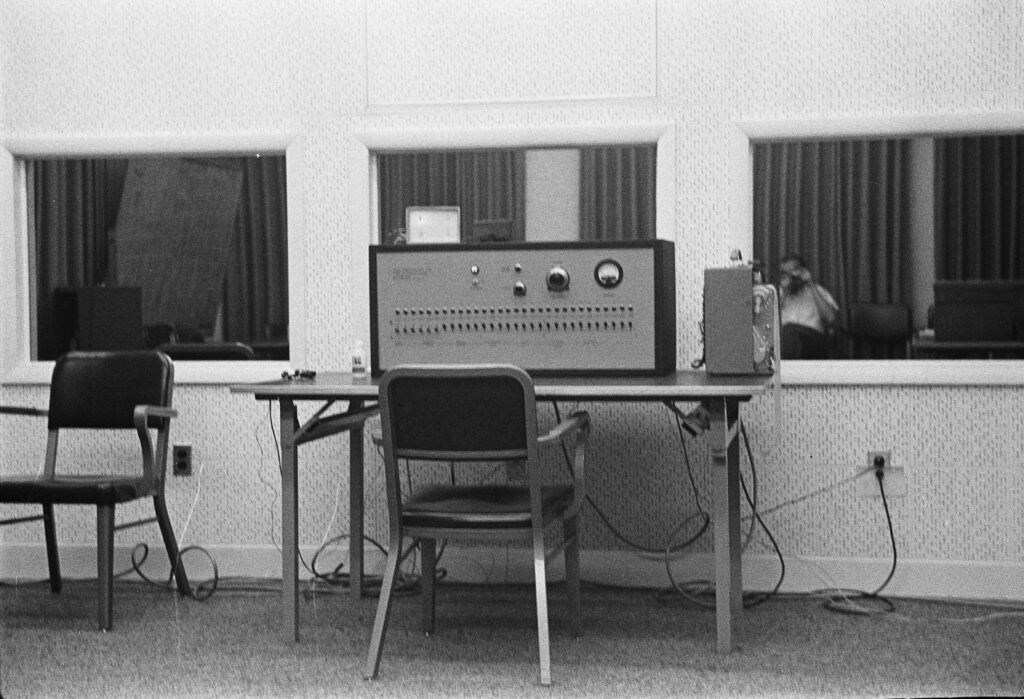 Stanley Milgram'ın 1960'ların başında otoriteye itaat üzerine yaptığı deney için "şok jeneratörü" ekipmanının düzeneği. Görsel: Alexandra Milgram