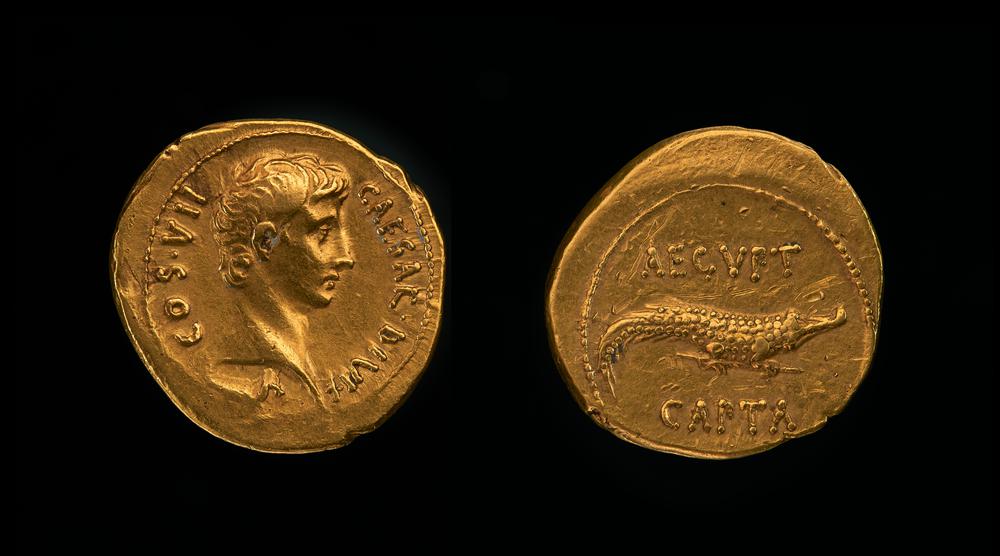 Octavianus (daha sonra Roma'nın ilk imparatoru Augustus) bir timsahla sembolize edilen Mısır'ı ele geçirmesini kutluyor.