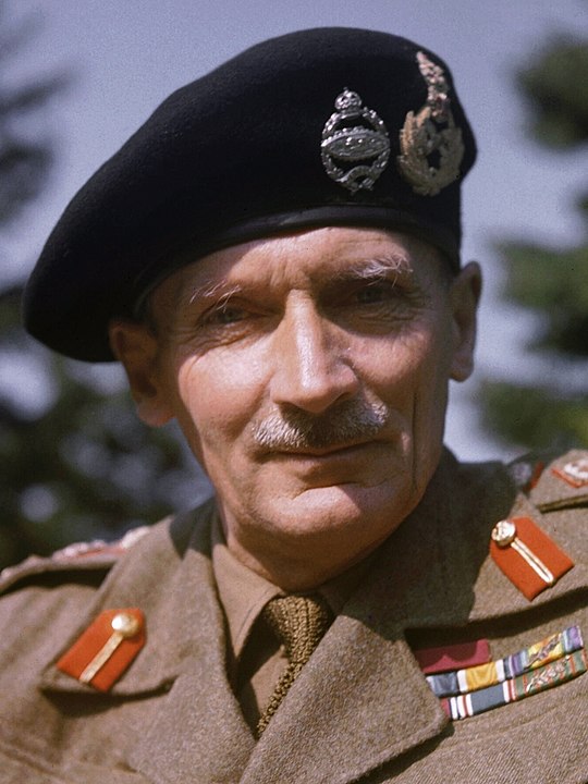 General Sir Bernard Montgomery İngiltere'de, 1943 8. Ordu Komutanı General Sir Bernard Montgomery'nin İngiltere ziyareti sırasında çekilen portresi.
