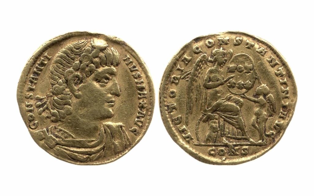 I. Konstantin'in altın sikkesi, Zafer'in kişileştirilmiş halini gösteriyor, MS 336-337, British Museum, Londra

