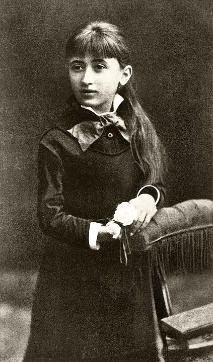 Rosa Luxemburg'un 12 yaşında portresi, 1883 civarı
