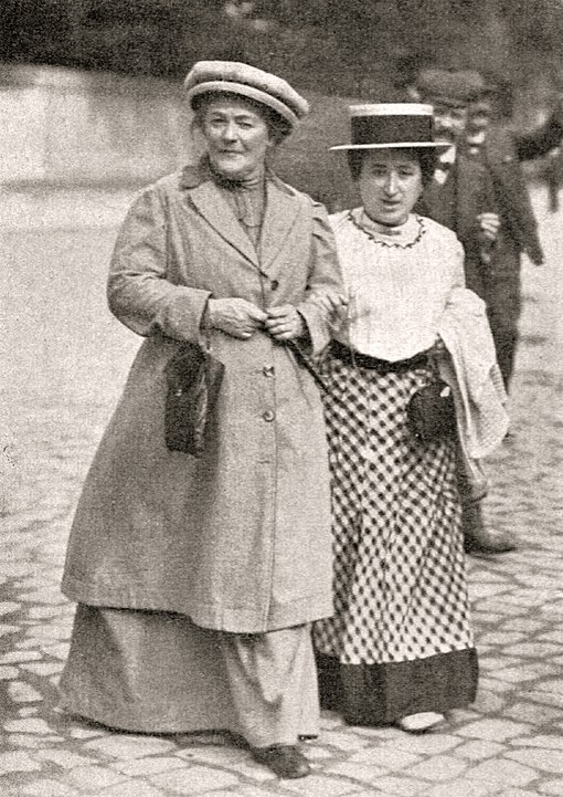 1910'da Clara Zetkin ve Rosa Luxemburg