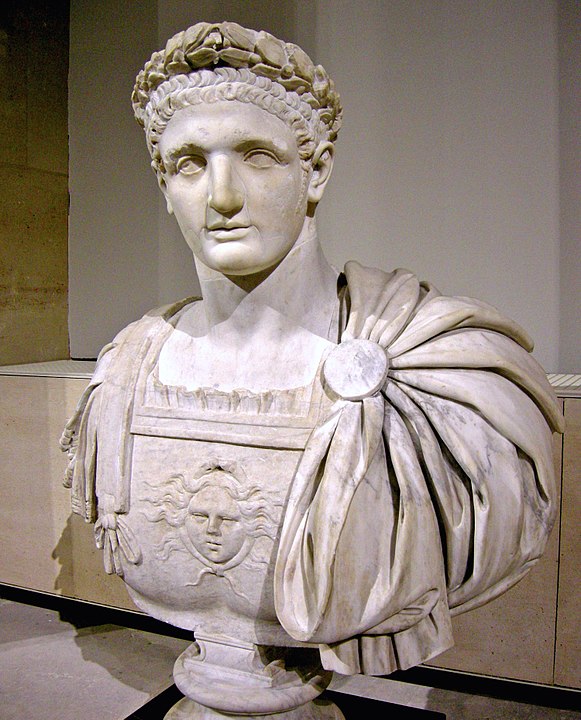 Roma imparatoru Domitianus'un büstü.