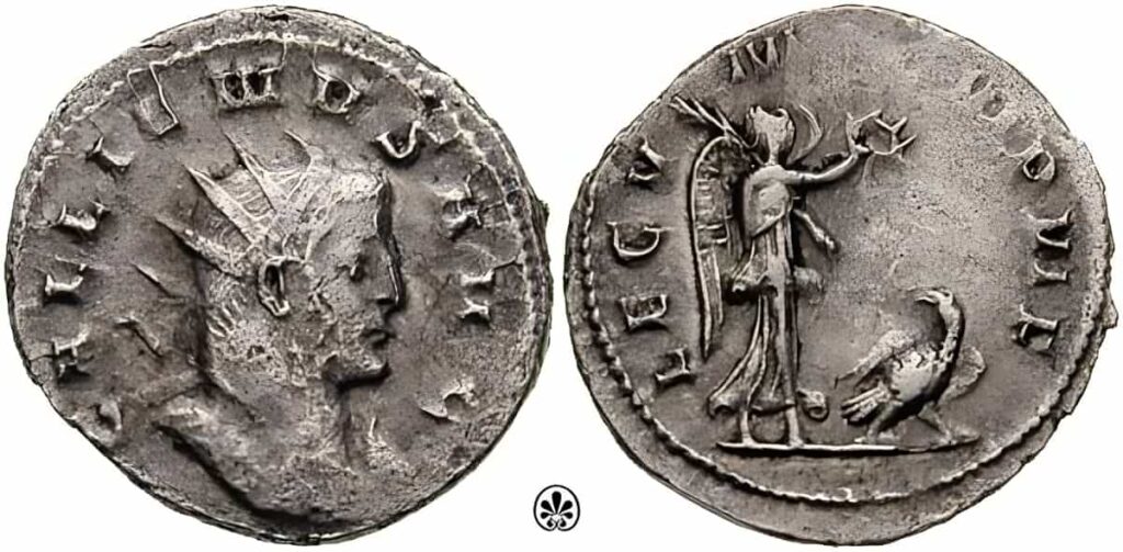 Bu sikke Roma İmparatoru Gallienus tarafından, sembolü kartal olan ve Victoria tarafından gazabın taçlandırıldığı V. Macedonic