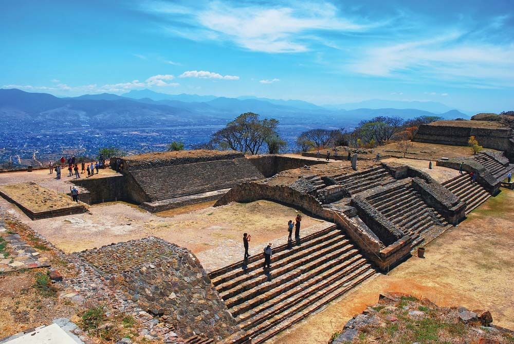 Monte Albán, Oaxaca, Meksika'daki kalıntılar.
