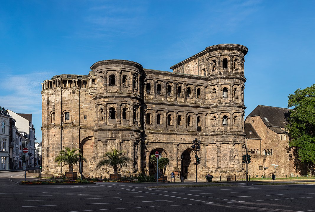 Trier'deki ünlü Porta Nigra