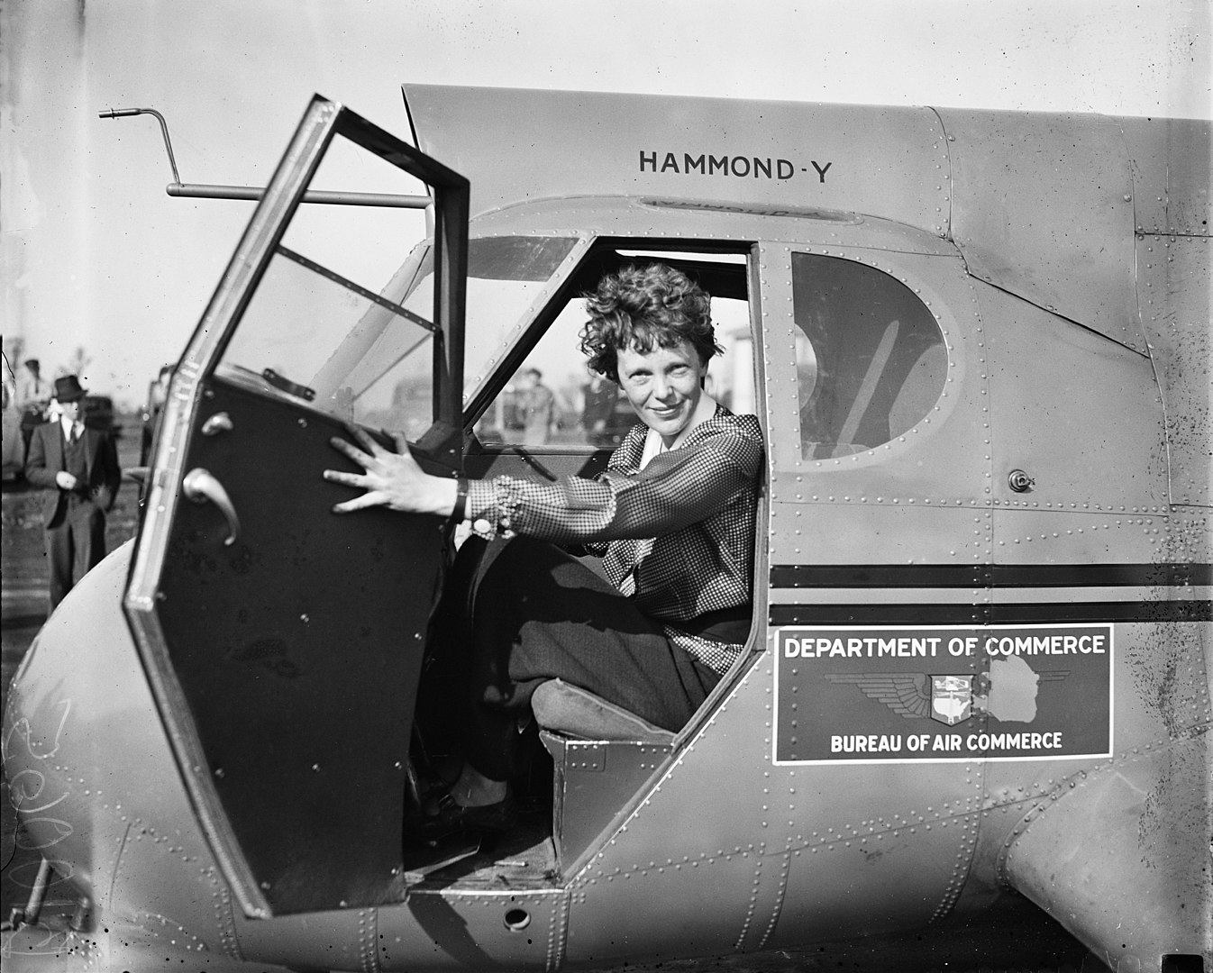 Amelia Earhart bir Stearman-Hammond Y-1