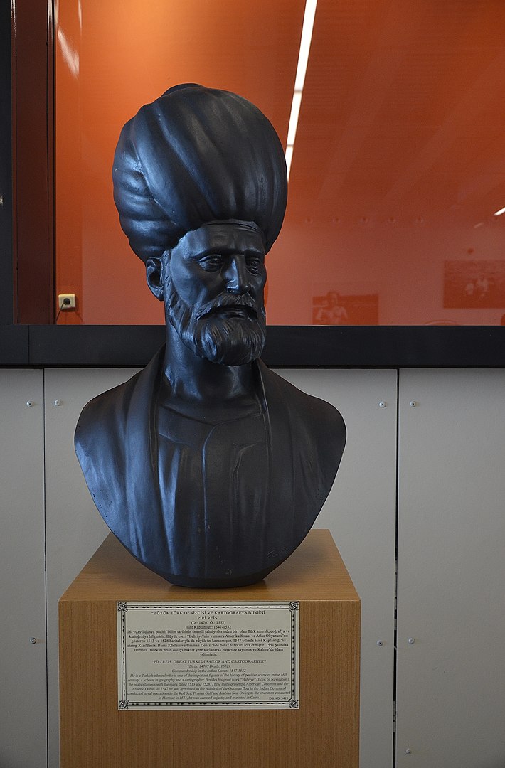 Piri Reis'in İstanbul Deniz Müzesi'ndeki büstü
