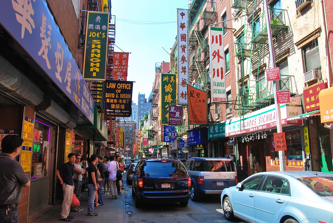 Chinatown, Manhattan, New York City 2009, Pell Caddesi üzerinde, Doyers ve Mott Caddelerine doğru batıya bakarken.