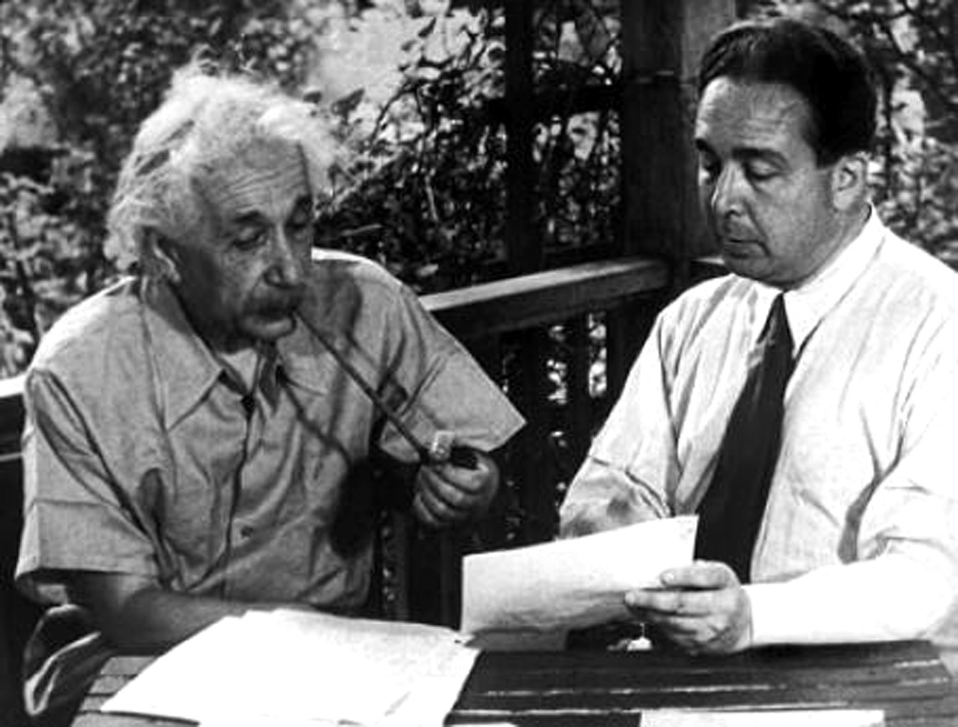 Albert Einstein ve Leo Szilard 
