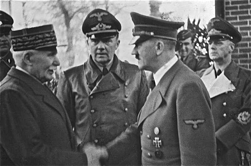 Philippe Pétain Ekim 1940'ta Hitler'le buluşuyor