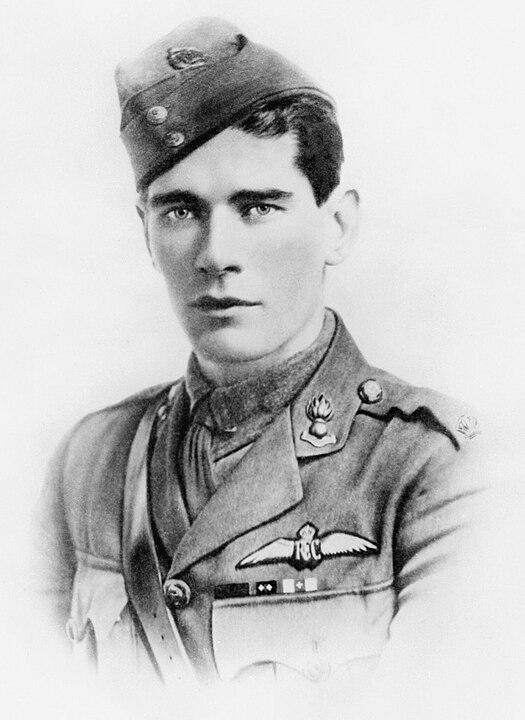 İngiliz pilot ve Victoria Haçı sahibi Edward Mannock.