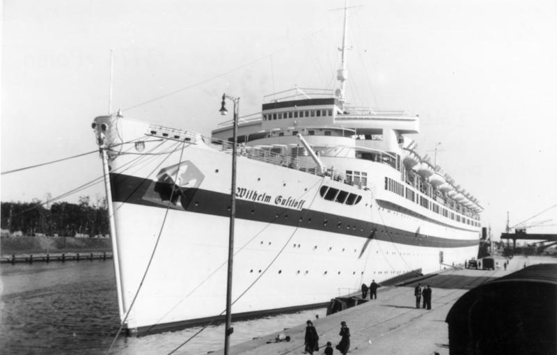 Wilhelm Gustloff, silahlı bir askeri nakliye gemisine dönüştürülmeden önce hastane gemisi olarak kullanıldı. 23 Eylül 1939'da Danzig'de demirledi.