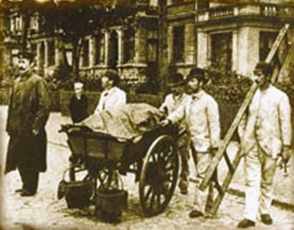 Dezenfeksiyon üniteleri 1892 yılında kolera patojenlerini öldürmek için klorlu kireç uygulamıştır.
