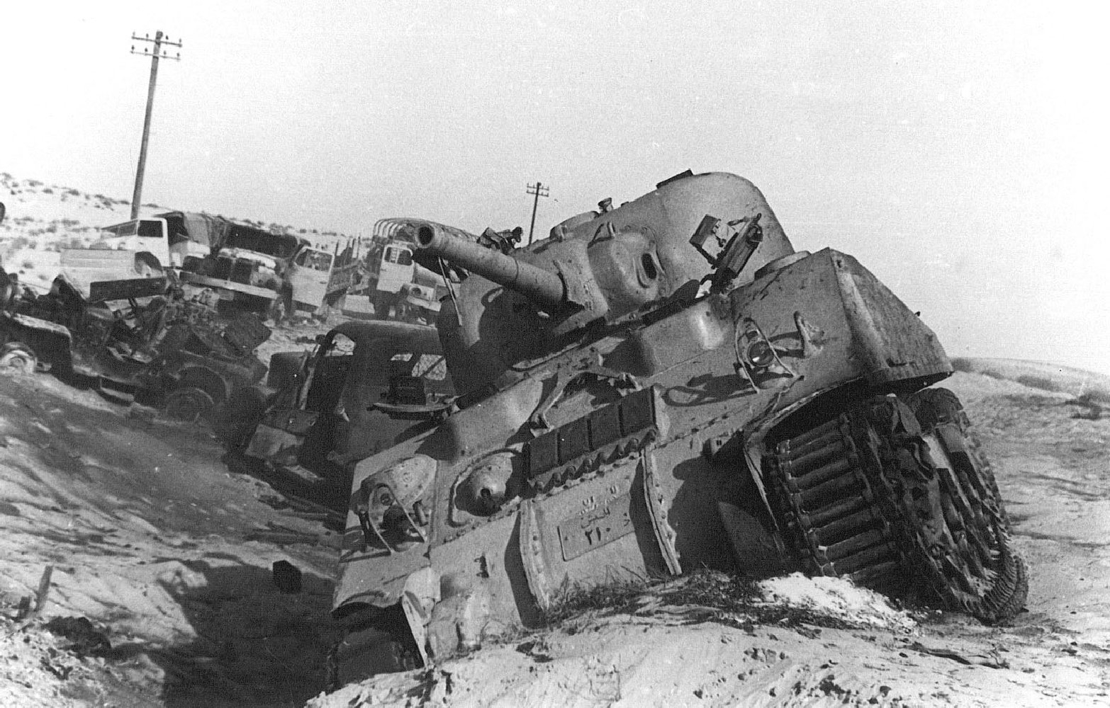 Hasarlı tank ve araçlar, Sina Savaşı, 1956.