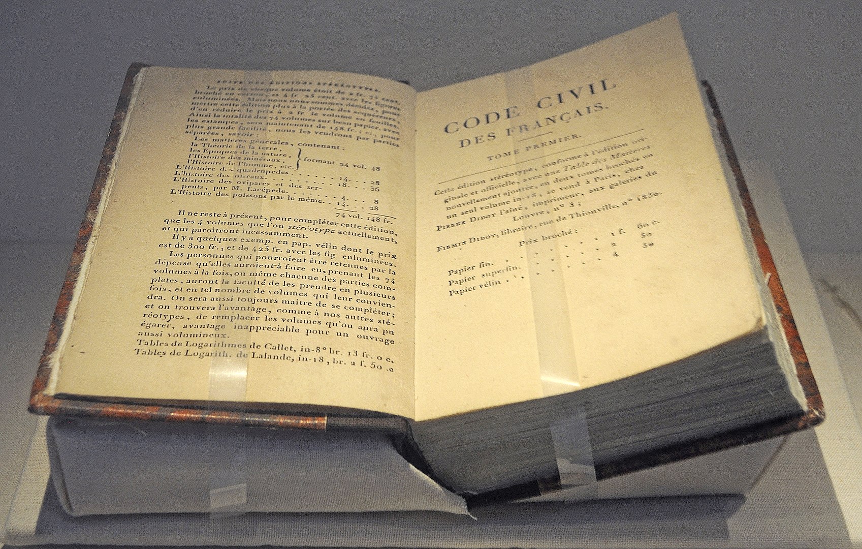 Speyer'deki Pfalz Tarih Müzesi'nde bulunan Napolyon Yasaları.