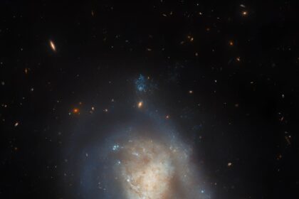 IC 3476 galaksi hubble