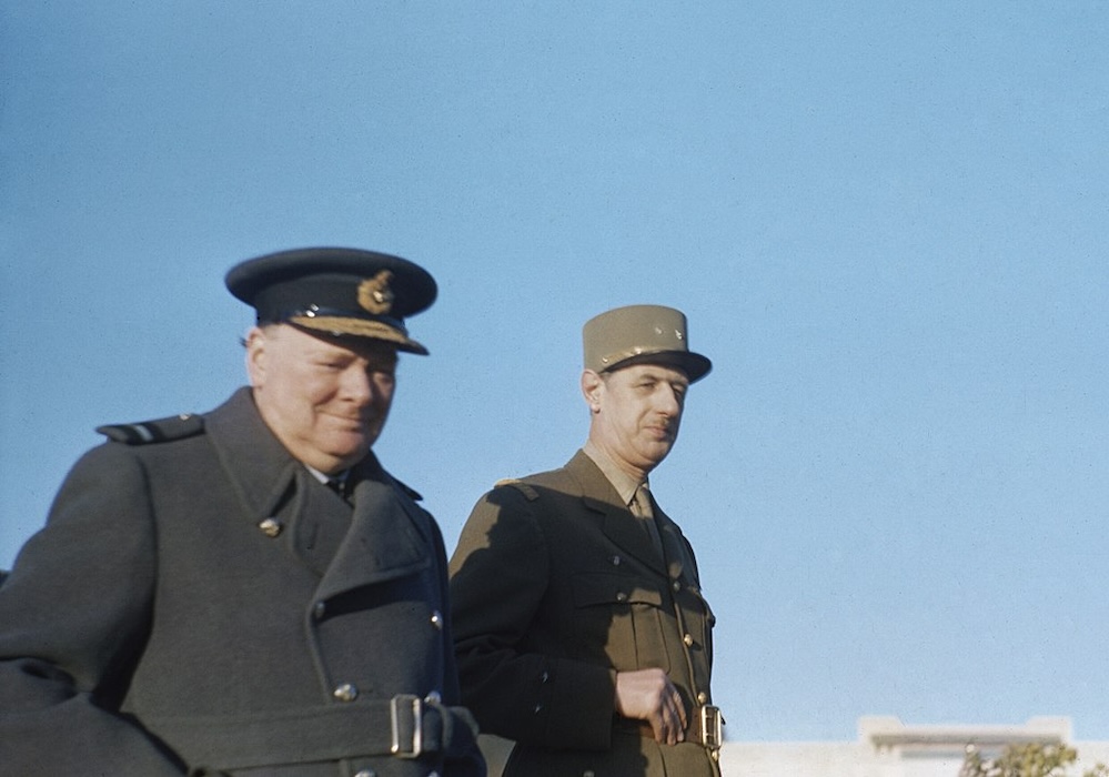 Winston Churchill, Fas'ın Marakeş kentinde Fransız birliklerini teftiş ederken General de Gaulle ile birlikte, Ocak 1944