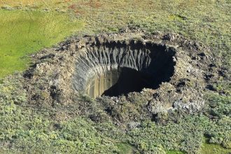 Uzak Sibirya'da keşfedilen birkaç devasa kraterden biri