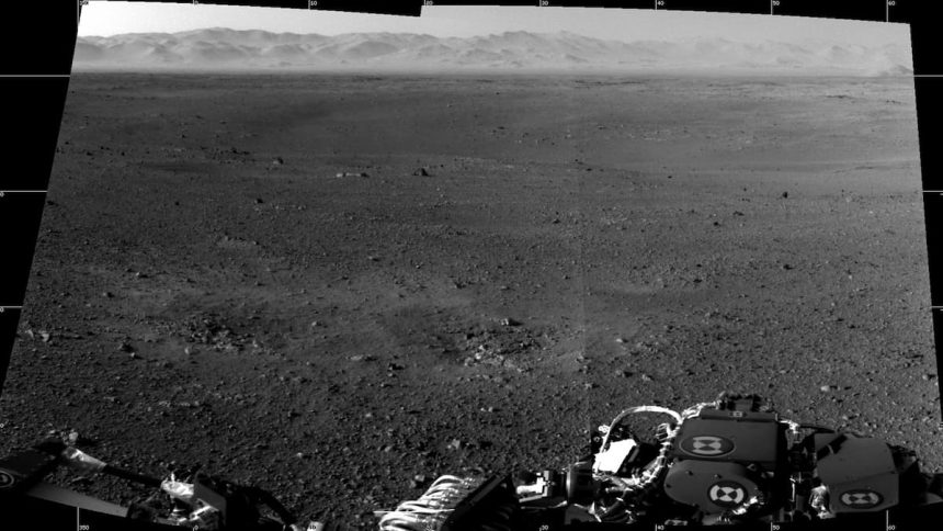 NASA'nın Curiosity Rover aracından görülen Gale Krateri