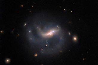 Hubble görüntüsü LEDA 857074