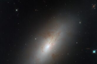 NGC 4694